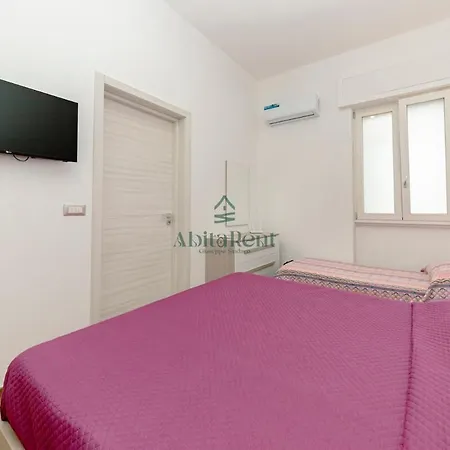 Vistamare - Castro Apartment *