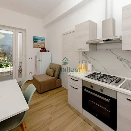 Vistamare - Castro Apartment *